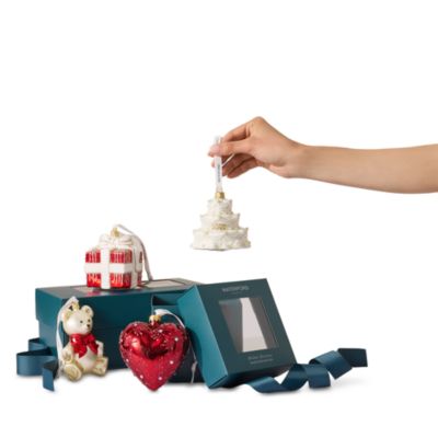 Holiday Heirlooms Red Present Ornament