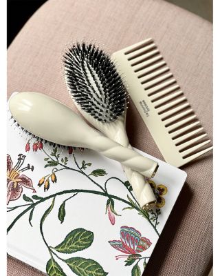N.03 The Large Essential Softness Gentle Scalp Care Hair Brush - Creamy White