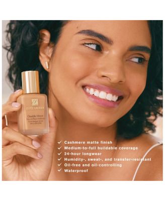 Double Wear Stay-in-Place Liquid Foundation