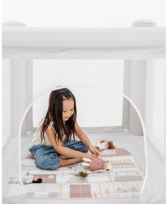 Unisex Mini Dollhouse Bounce House - Ages 3-8 Years