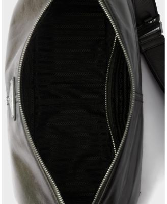  Antiqued Leather Zipper Shoulder Bag