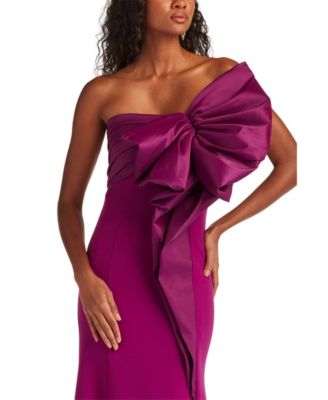  Breton Sculpted Bow Gown