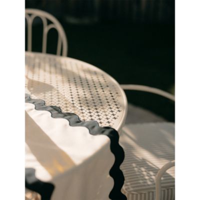 The Al Fresco Dining Table