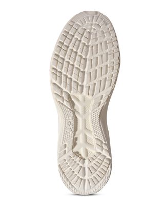 Women's Techloom Traveler Sneakers