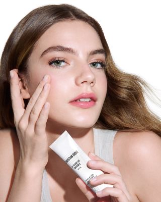 Invisible UV Fluid Hydrating Face Sunscreen 1 oz.