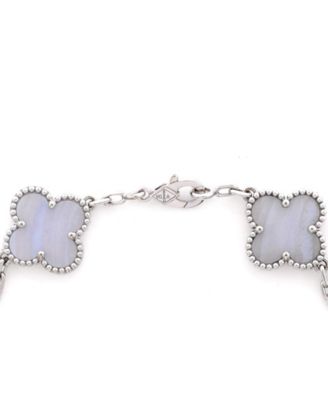  Vintage-Like Alhambra 5 Motifs Bracelet in 18K White Gold. Condition: Great. Collateral: Certificate of Authenticity, Signed Box, with a signed envelope