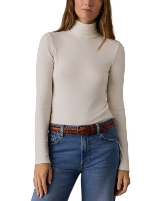 Featherweight Freestyle Turtleneck Top
