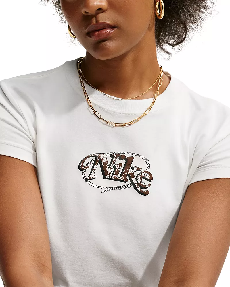 Nike Chill Knit Slim Cropped Tee