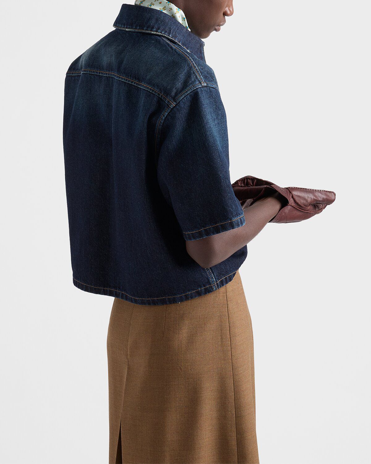 Short-Sleeved Denim Shirt thumbnail 3