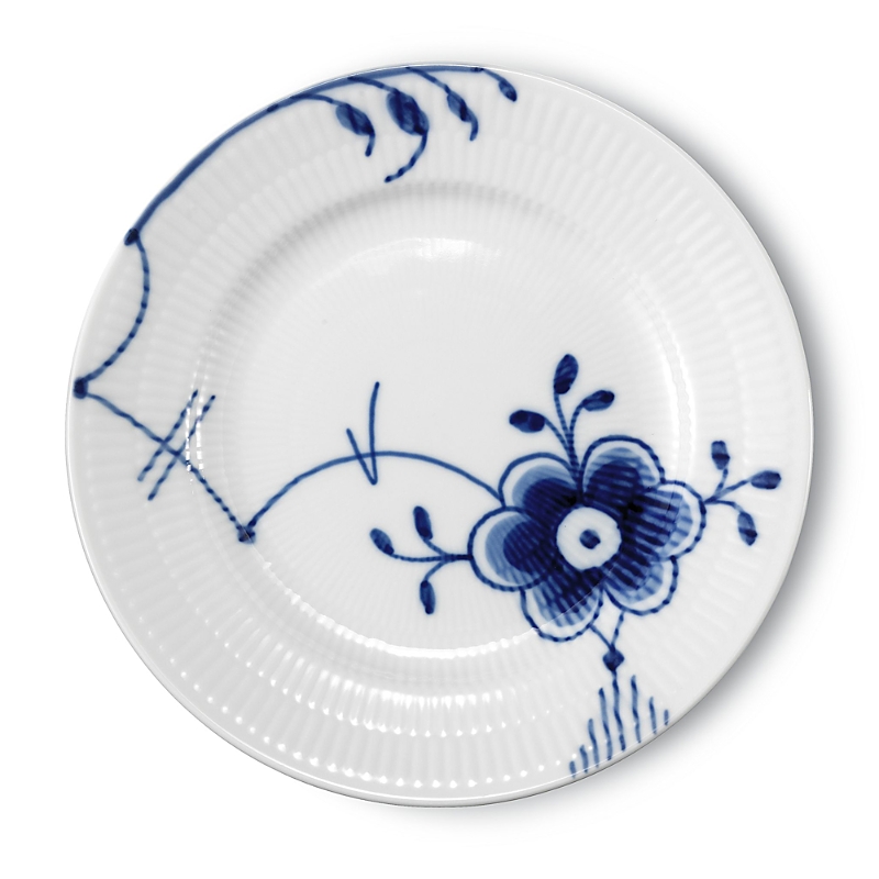 Royal Copenhagen Blue Fluted Mega Bread & Butter Plate #6 In White/blue