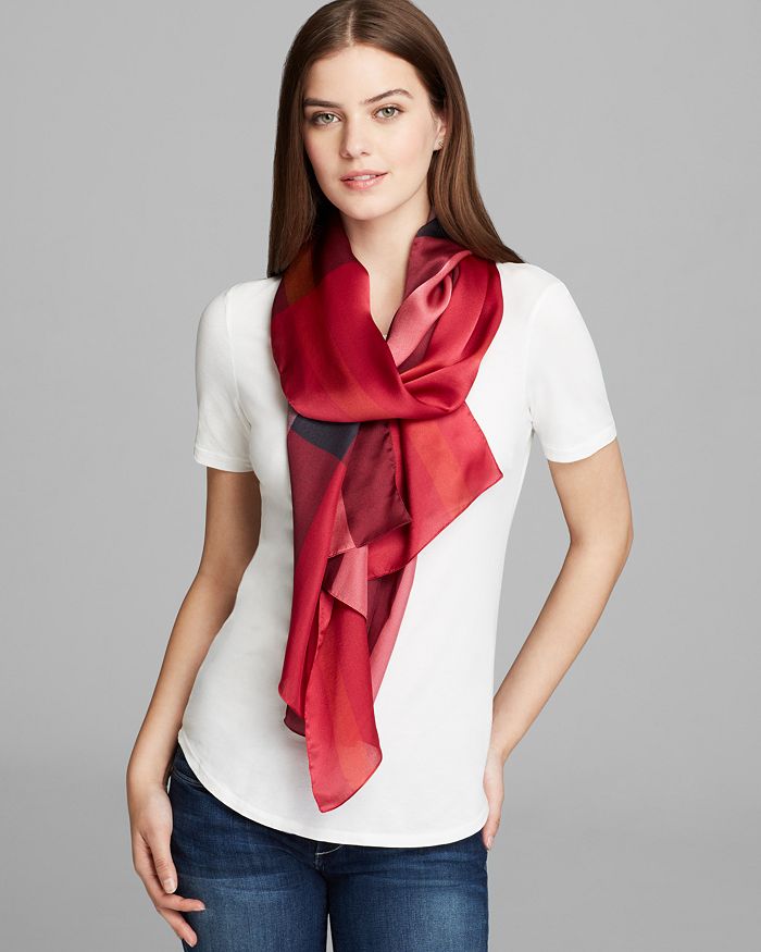 Burberry oblong scarf hotsell