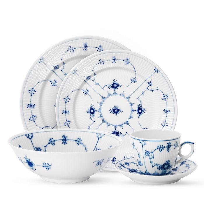 Shop Royal Copenhagen Blue Fluted Plain Dinner Plate In Blue/white