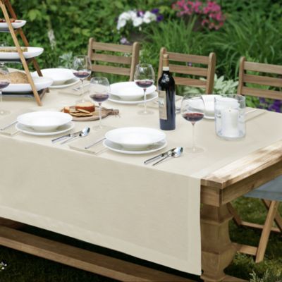 La Classica Tablecloth, 70" x 126"