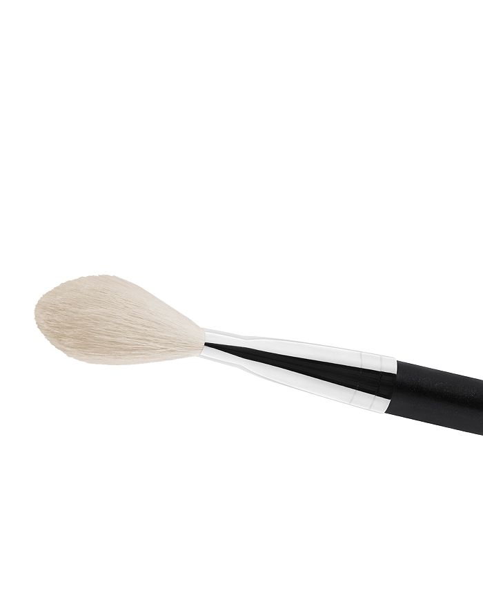 Shop Mac 135s Large Flat Powder Brush