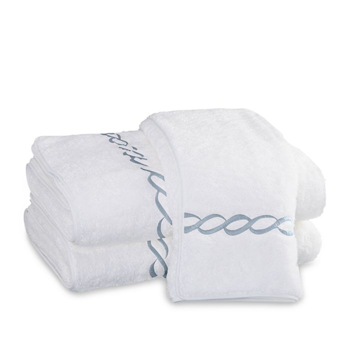 Matouk Classic Chain Milagro Fingertip Towel - 100% Exclusive In White/blue
