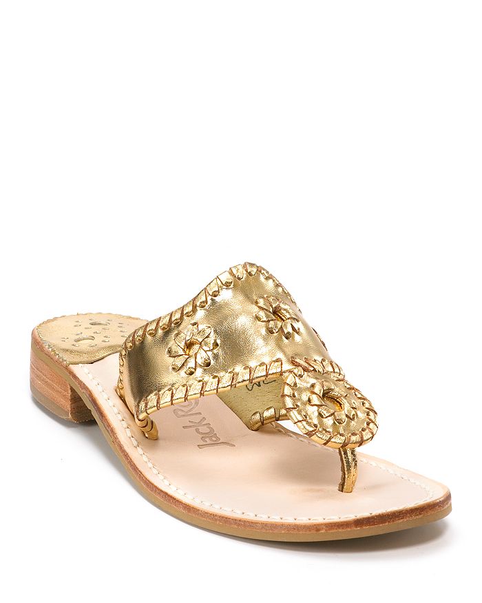 Gucci Hamptons Metallic Thong Sandals In Gold