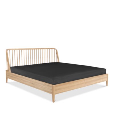 Spindle Queen Bed, Oak