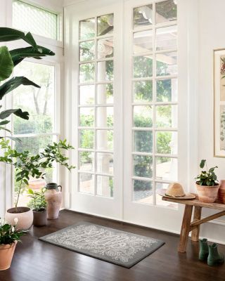 Minnie MIN-04 Area Rug, 2&#39;3&amp;quot; x 3&#39;9&amp;quot;