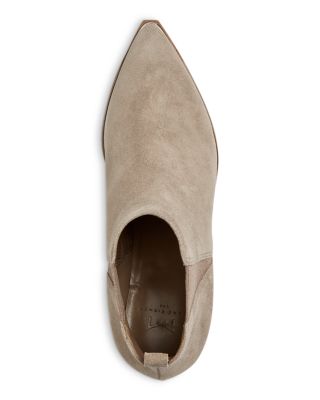 Women's Yale Pointed Toe Chelsea Boots