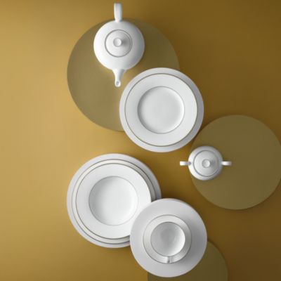 Anmut Gold Dinnerware Collection