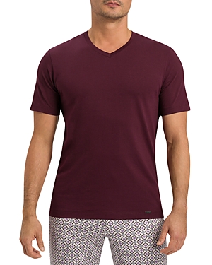 Hanro Cotton Solid V Neck Tee In Raisin Red