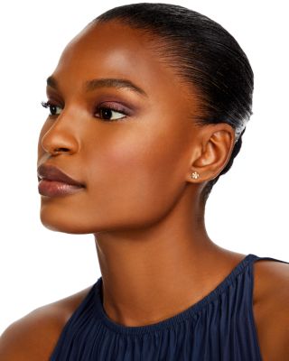 Daisy Stud Earrings in 14K Yellow Gold