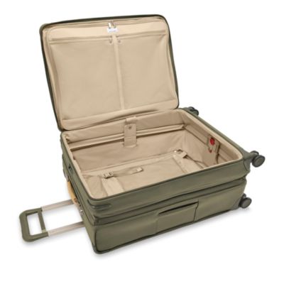 Baseline Large Expandable Spinner Suitcase
