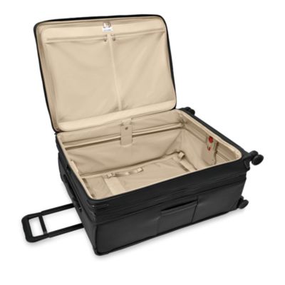 Baseline Extra Large Expandable Spinner Suitcase
