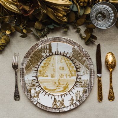 Versailles Enchant&eacute; Creamer