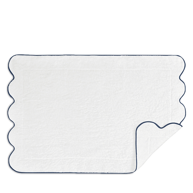 Matouk Cairo Scallop Tub Mat In Navy