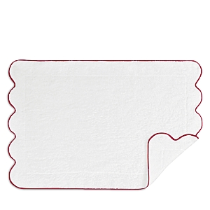 Matouk Cairo Scallop Tub Mat In Rally Red