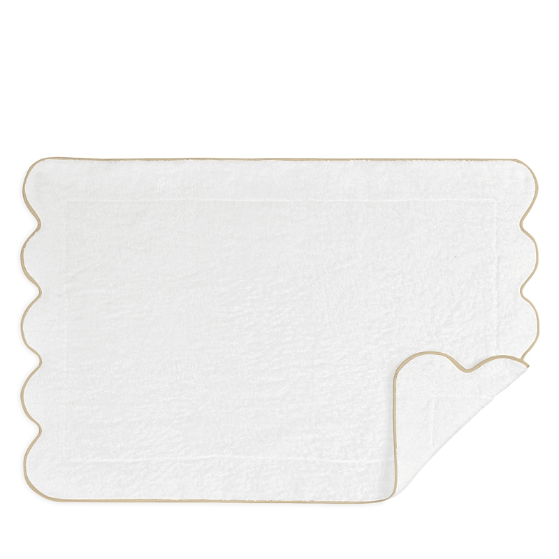 Matouk Cairo Scallop Tub Mat In Sand