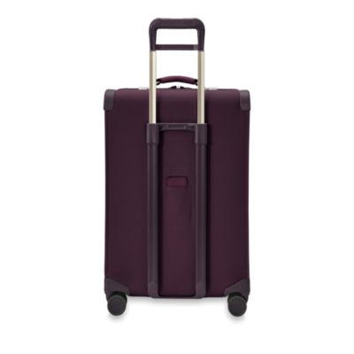 Baseline Medium Expandable Spinner Suitcase