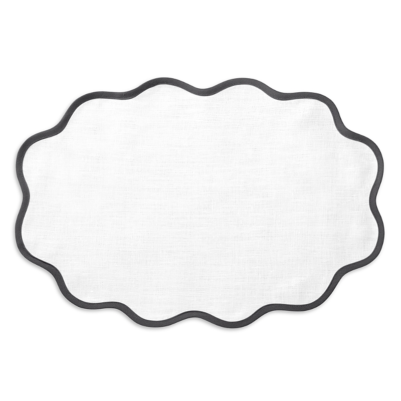 Matouk Casual Couture Scallop Placemats, Set Of 4 In Smoke Gray