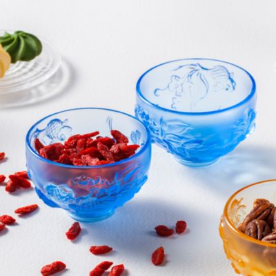 The Joy of Fish 2 Bowls &amp; 2 Pairs of Chopsticks 