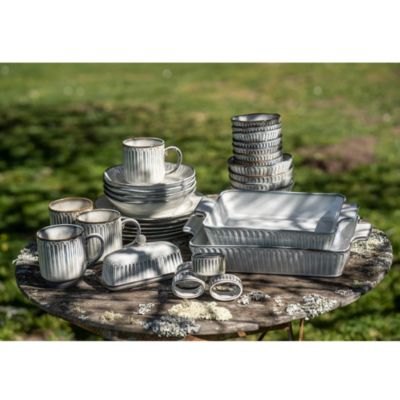 Colonnade Dinnerware Collection