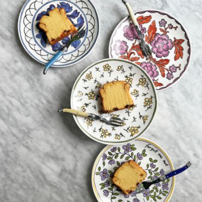 H. Daisy Chain Dinnerware Collection