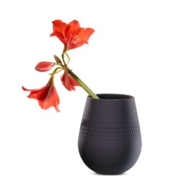 Collier Noir Vase Carre No. 2