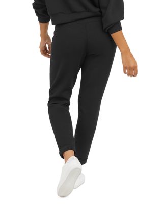 AirEssentials Tapered Pant