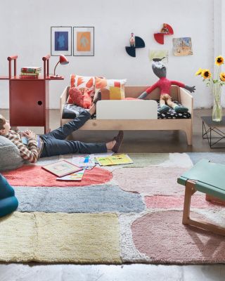 Donna Wilson Abstract Washable Area Rug, 5'7" x 7'10"