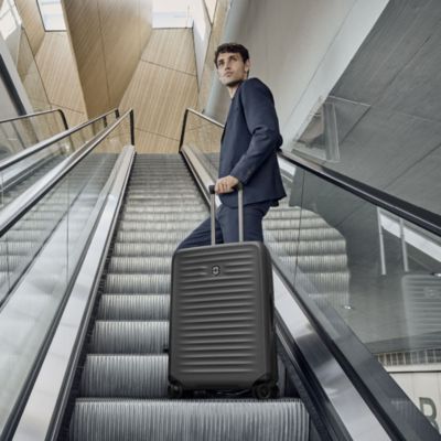 Airox Advanced Medium Spinner Suitcase