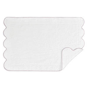 Matouk Cairo Scallop Tub Mat In Lilac