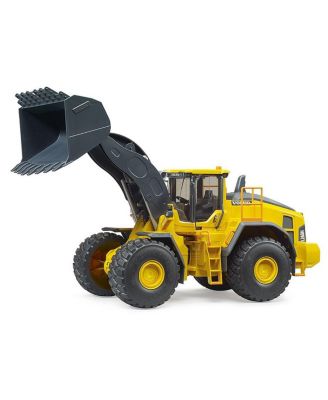 1/16 Volvo Wheel Loader - Age 2-4 Years