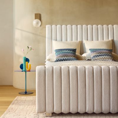 Silhouette Upholstered Queen Bed