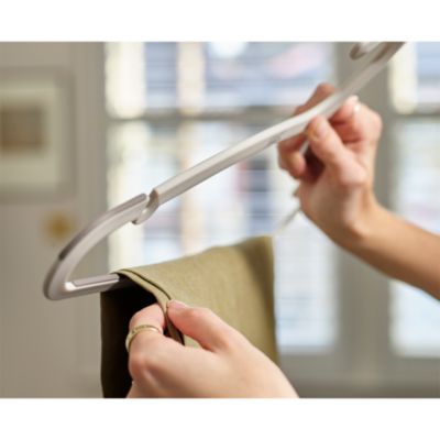 Orderly Anti Tangle Clothes Hangers, 20 Pack