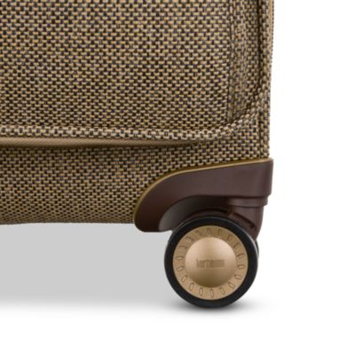Tweed Collection Medium Journey Spinner Suitcase