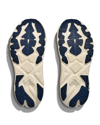 Women&#39;s Arahi 8 Running Sneakers