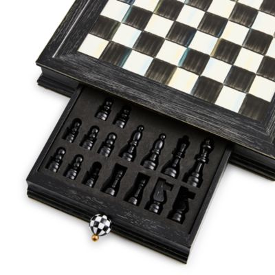 Courtly Check Chess Set