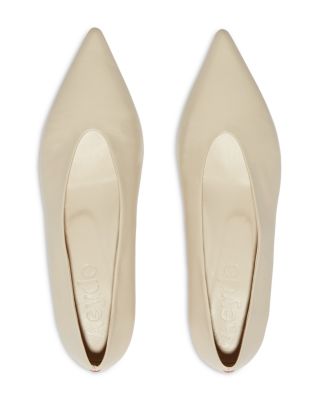 Women's Clara Pointed Pumps