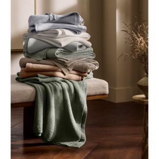 Boll & Branch Dream Throw & Bed Blanket | Bloomingdale's Home
